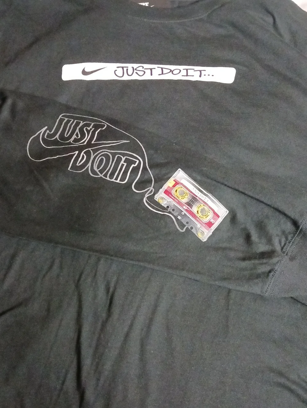 Nike Frequency Black Long Sleeve Tee Just Do It Sleeve Graphic Athletic Size XXL